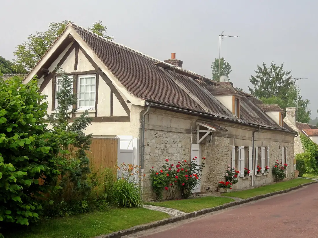 Maisons en pierre et à colombages du hameau de La Brévière